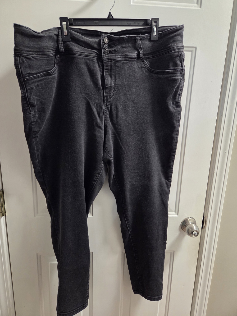 Wallflower Black High-Rise Jeggings
